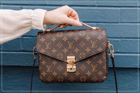 how to tell real from fake louis vuitton purse|louis vuitton knock off purse.